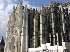 Cathédrale Saint-Pierre de Beauvais, Aéroport de Paris Beauvais